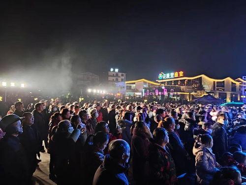 512吃瓜群众演唱会,吃瓜群众狂欢之夜，音乐盛宴点燃激情